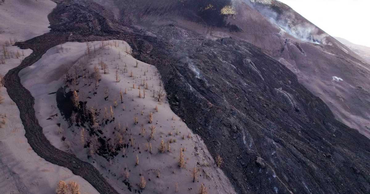 Извержение вулкана на острове Ла-Пальма сходит на нет