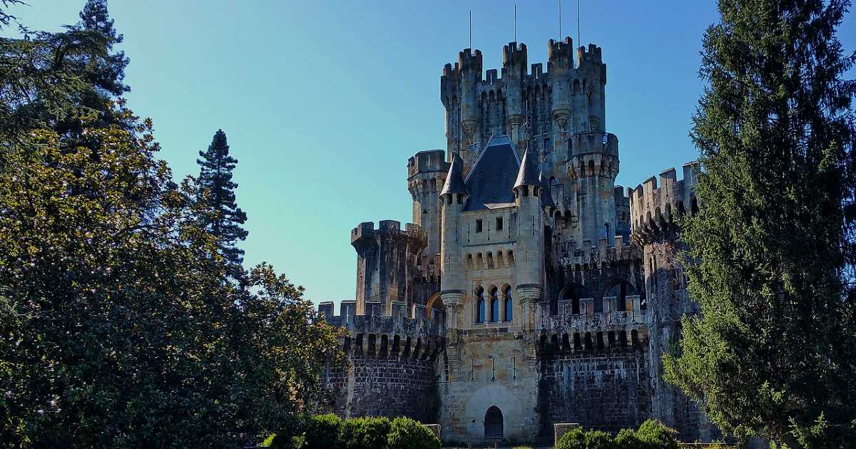 Миллионер из России купил знаменитый замок в Стране Басков