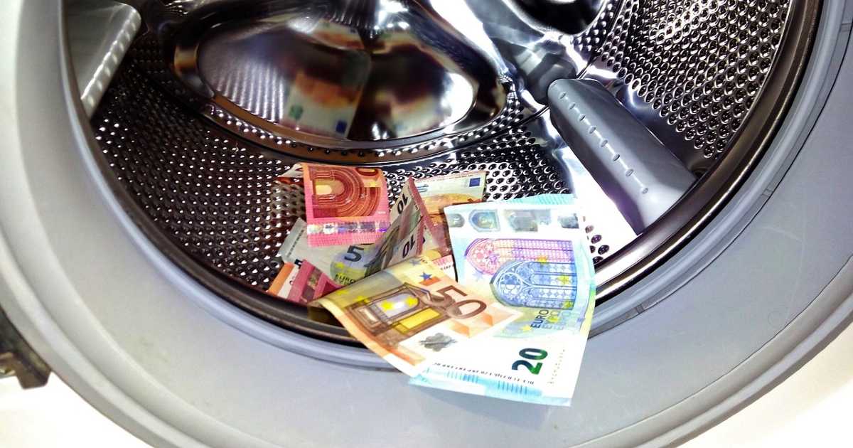 Пять человек арестованы за отмывание денег в Кадисе, Малаге и Сеуте